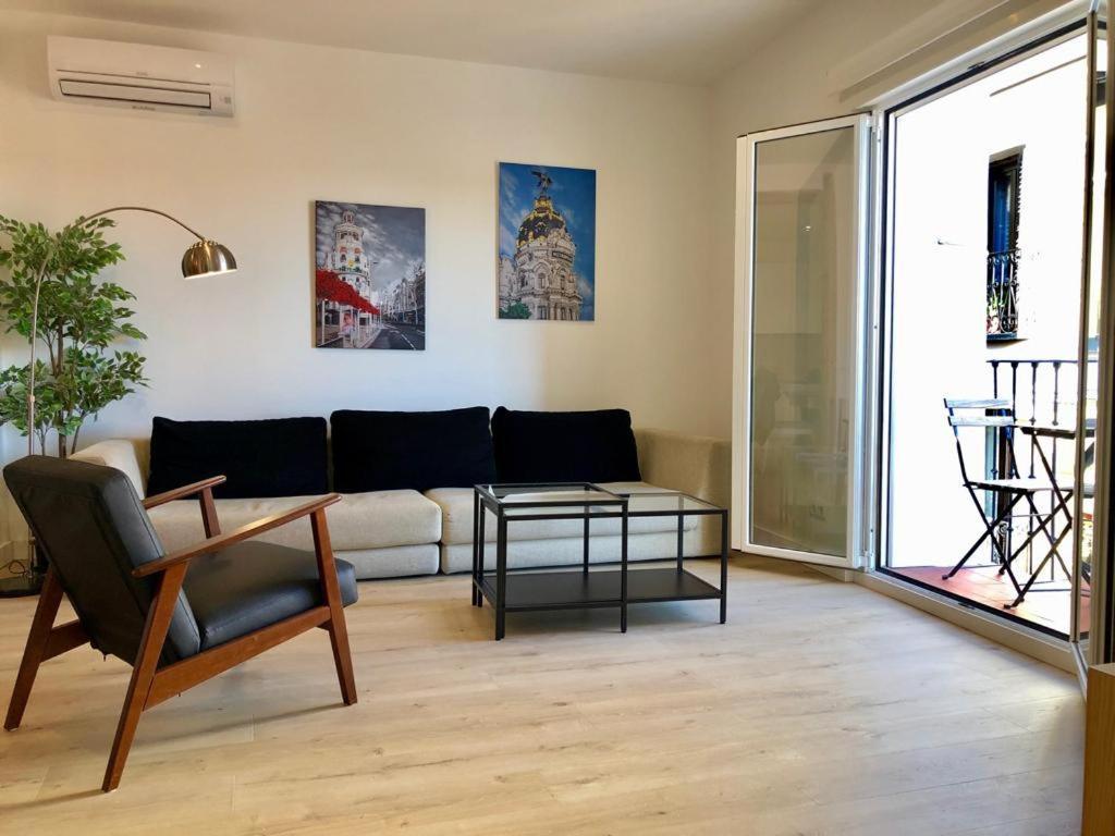Cozy & Stylish Apartment In The Center Madrid Bagian luar foto